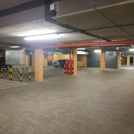 Garden Apartment Cracow- Shopping Mall 1Min, Underground Parking, Family Friendly, City Center 크라쿠프 외부 사진