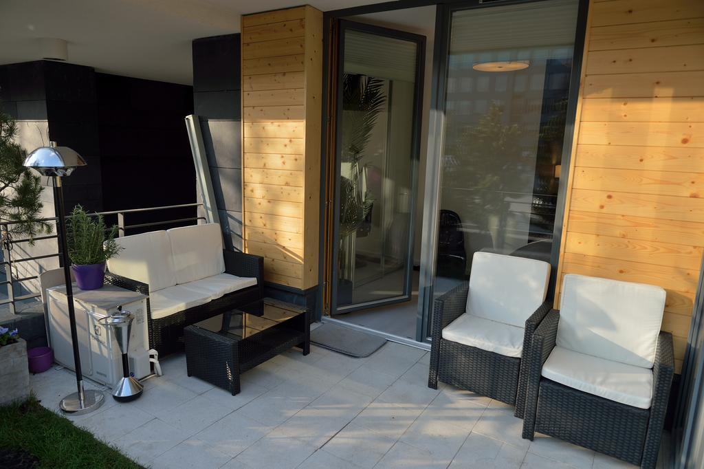 Garden Apartment Cracow- Shopping Mall 1Min, Underground Parking, Family Friendly, City Center 크라쿠프 외부 사진