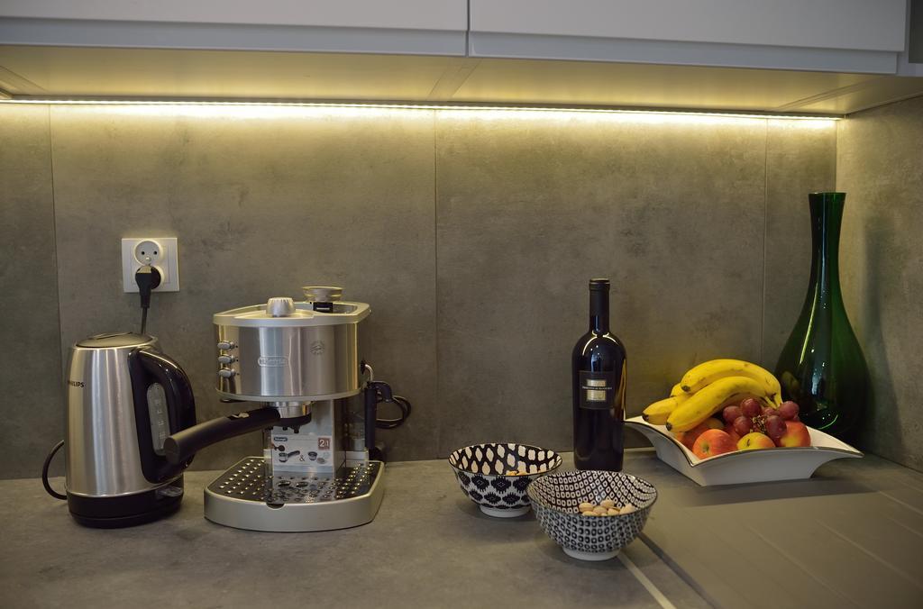 Garden Apartment Cracow- Shopping Mall 1Min, Underground Parking, Family Friendly, City Center 크라쿠프 외부 사진