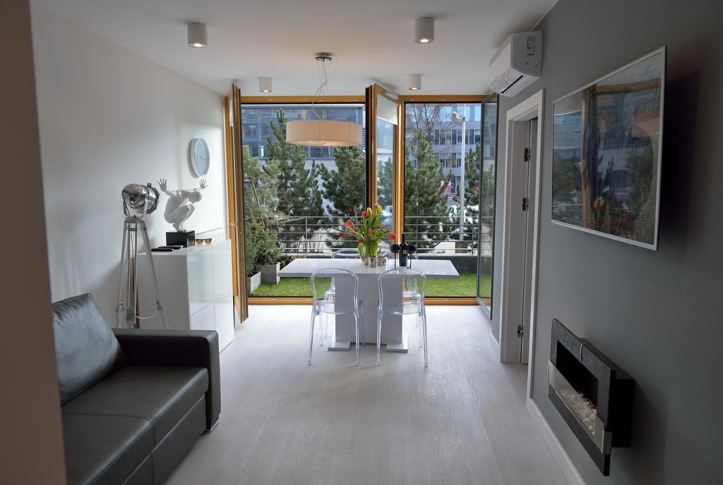 Garden Apartment Cracow- Shopping Mall 1Min, Underground Parking, Family Friendly, City Center 크라쿠프 외부 사진