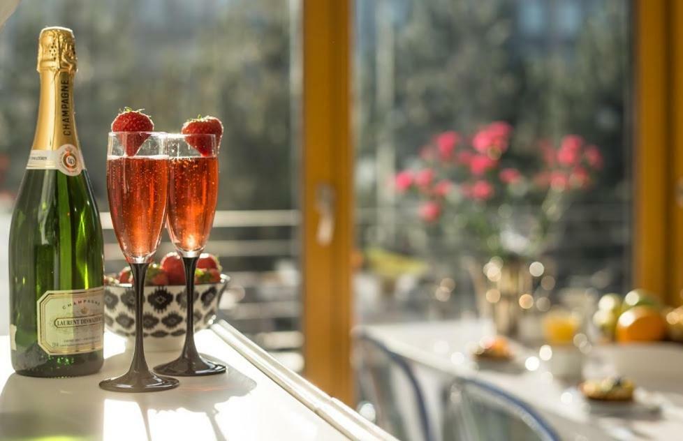 Garden Apartment Cracow- Shopping Mall 1Min, Underground Parking, Family Friendly, City Center 크라쿠프 외부 사진