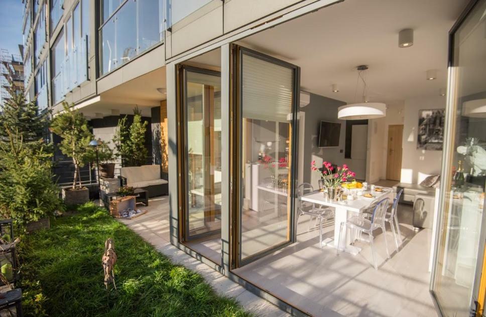 Garden Apartment Cracow- Shopping Mall 1Min, Underground Parking, Family Friendly, City Center 크라쿠프 외부 사진